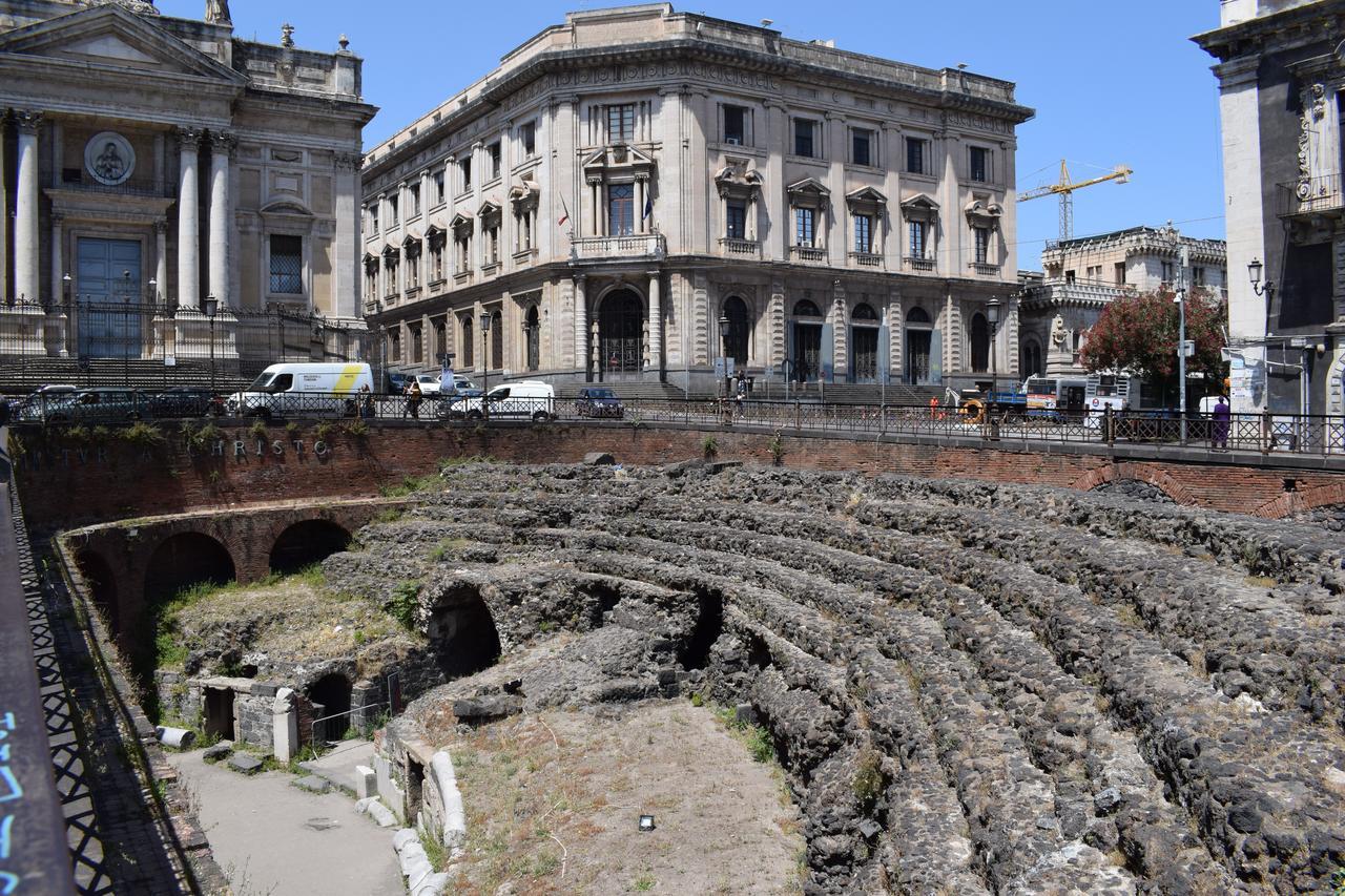 Il Cortiletto Di Piazza Verga Catania Exterior photo