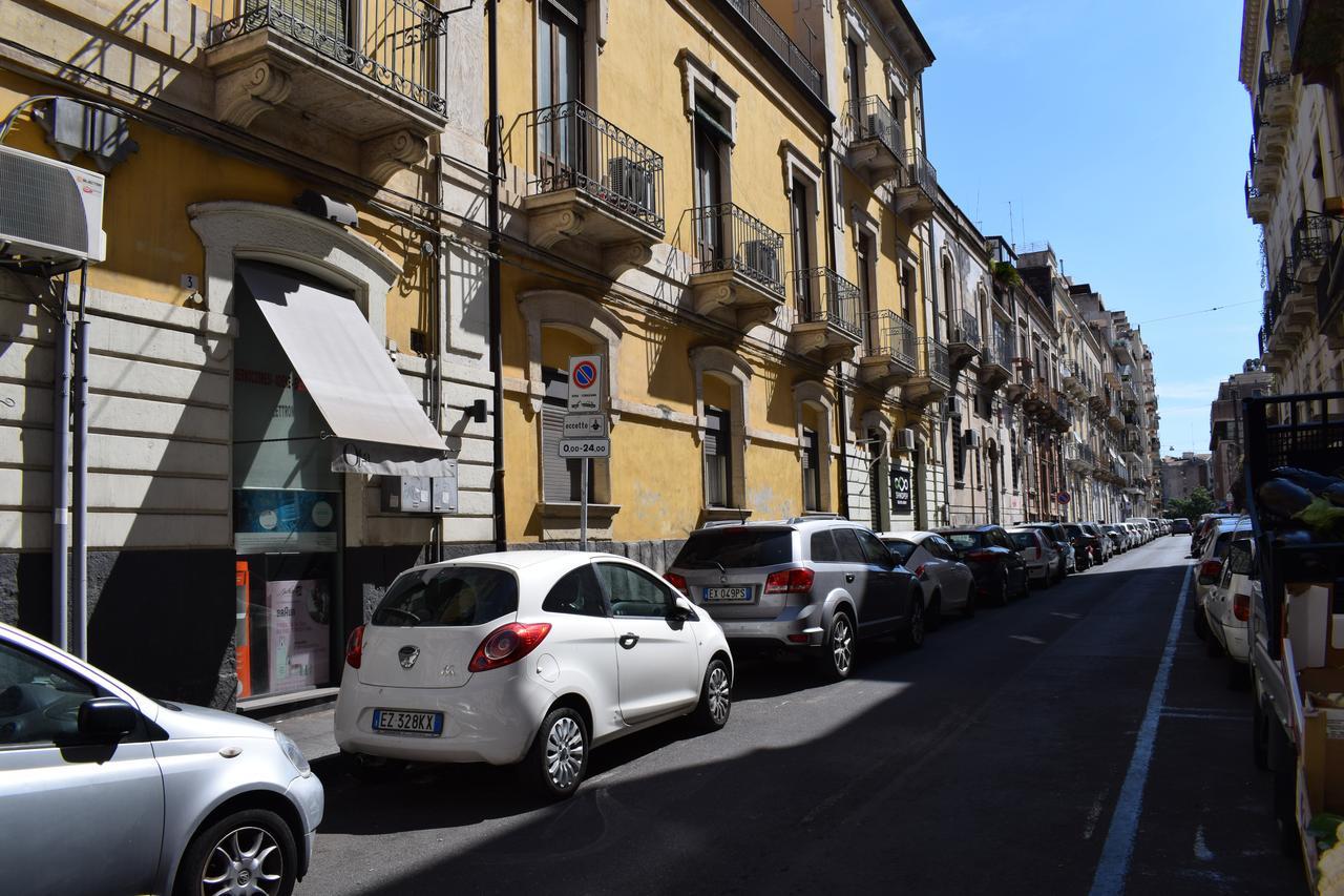 Il Cortiletto Di Piazza Verga Catania Exterior photo